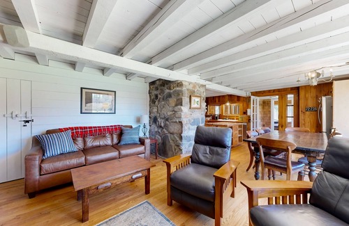 Lyndon Center House | StonyBrook Falls: Newly Renovated 50-Acre Retreat (Waterfall View, Dog Friendly)