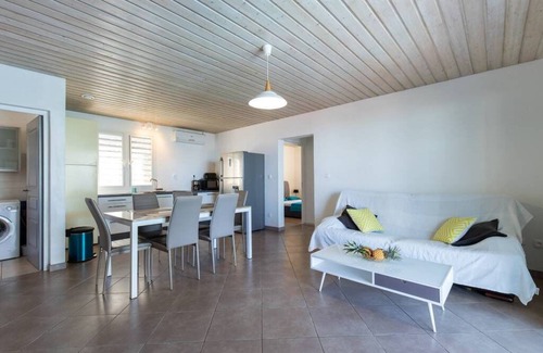 Petite-Ile Villa | STOP PROMO:L'AMANDAVA 3*,6 pers, magnificent ocean view, private heated pool.