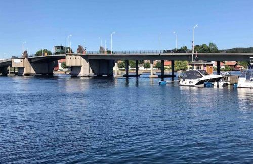 Porsgrunn Apartment | Stort hus i Porsgrunn sentrum med gangavstand til "alt" & gratis parkering til flere biler