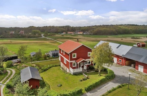Halleviksstrand Villa | Stort hus med plats för 2-3 familjer
