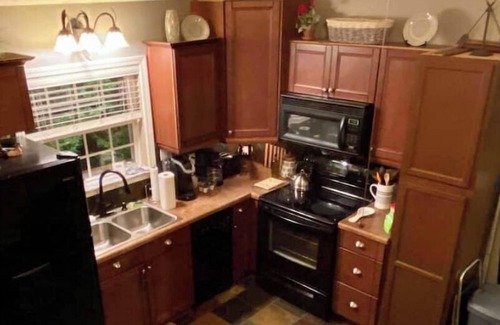 Sylacauga Cottage | Storybook Cottage on Lay Lake