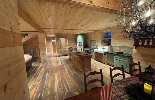 East Wakefield Cabin | Storybook Pines — A Lakefront Family Reunion Retreat