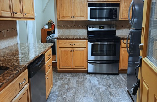Cripple Creek House | StoryBrook Mountain Escape. Pet-Friendly. Stunning views. Event Inquiry.