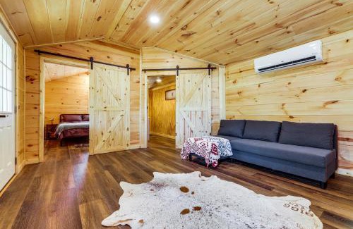 Lynx House | Stout Cabin with Fire Pit 1 Mi to Ohio River!