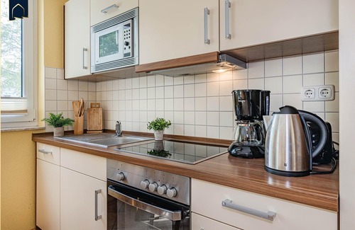 Ueckeritz Apartment | Strandnahe Ferienwohnung mit Balkon und Parkplatz