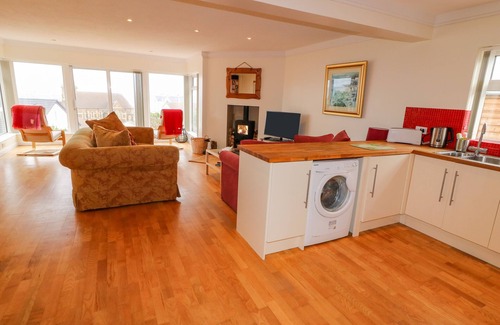 Castlerock Cottage | STRANDVIEW, pet friendly, country holiday cottage in Castlerock
