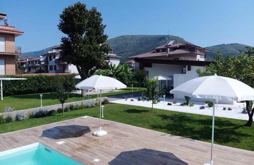 Fondi Bed & Breakfast | STRAPALU'