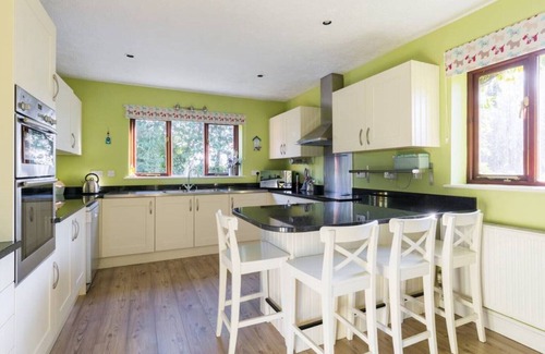 Upton Snodsbury House | Stratford house - perfect get together place for up to 16 friends and family