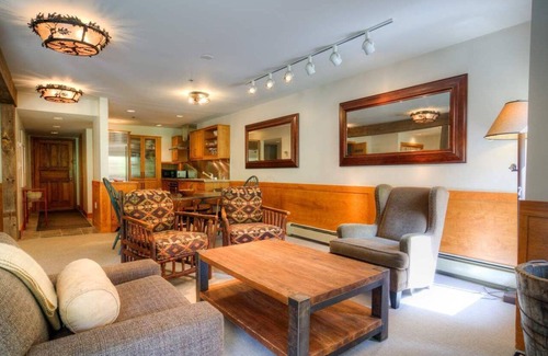 Stratton Mountain House | Stratton Mountain Ski in Ski out Hot Tub