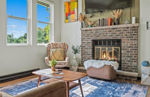 Long Pond House | Strawberry Shores by AvantStay Lakefront Private Beach