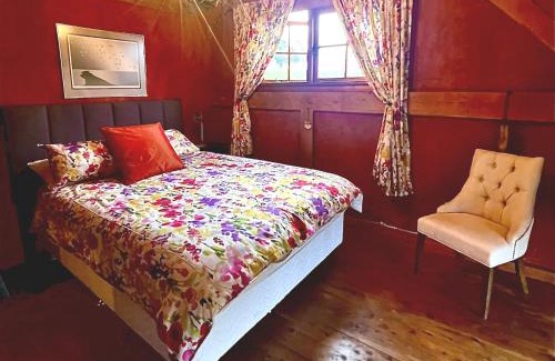 Richmond Downs Bed & Breakfast | Streamside Country Manor