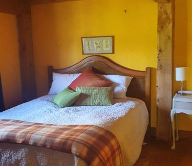 Richmond Downs Bed & Breakfast | Streamside Country Manor