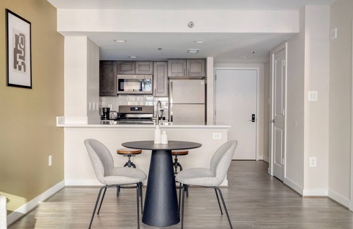Court House Apartment | Striking Clarendon 1BR w/Gym & Basketball, near Bars, by Blueground