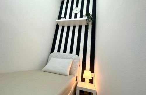 Al Barsha 1 House | Striped Partition Room in Barsha 1 Near Mall of the Emirates