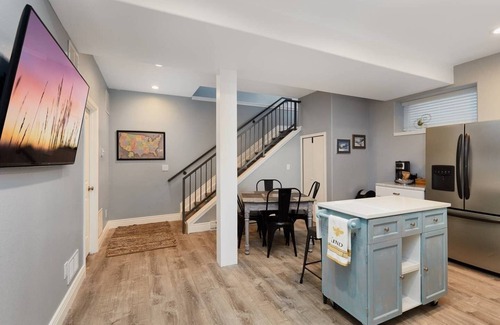 Colorado Springs House | Stroll to OCC ★ Spa-Like Shower ★ Clean ★ Comfy ★