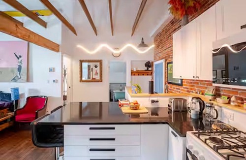 Burlington Apartment | Stroll to UVM & Church St, cozy 1-bdrm Burlington apt