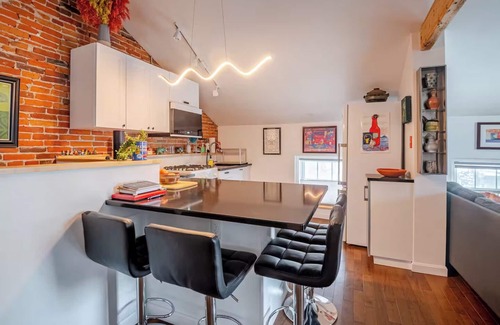 Burlington Apartment | Stroll to UVM & Church St, cozy 1-bdrm Burlington apt