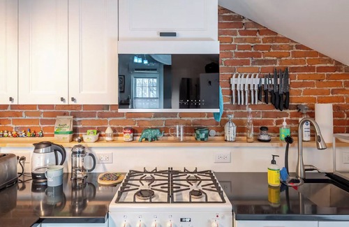 Burlington Apartment | Stroll to UVM & Church St, cozy 1-bdrm Burlington apt