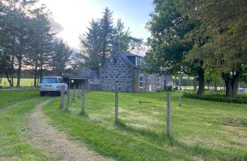Chapeltown House | Struan Cottage