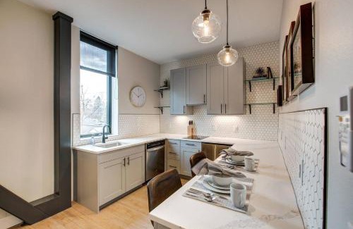 Berkeley Apartment | STUART 2 Bedroom 1 Bath with Full Kitchen