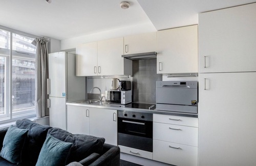 Barbican Apartment | Student-Friendly City of London 1BR, nr Barbican Station, by Blueground