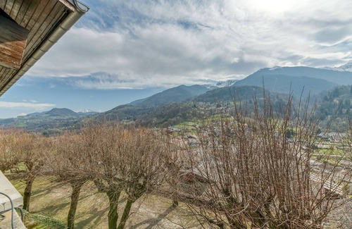 Arvillard Apartment | Studio '104' with Shared Pool, Shared Terrace and Wi-Fi