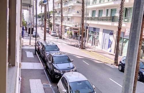 Juan-les-Pins Apartment | Studio-107-Wet room-City view