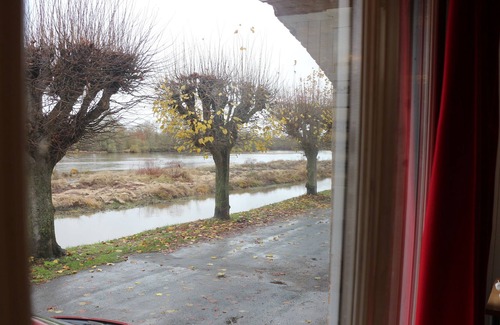 Neuvy-sur-Loire Apartment | Studio 1st floor, 3 people, near central Belleville, edge of the Loire