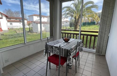 Cambo-les-Bains Apartment | Studio 2 personnes, terrasse fermée, animaux tolérés, proche parking – Cambo-les-Bains - FR-1-495-63