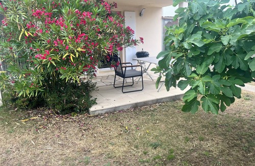 Challans Apartment | Studio 20 m² garden level
