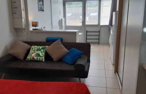 Sonnaz Apartment | Studio 20 m2 in house 5 km Chambéry 10 km Aix les Bains