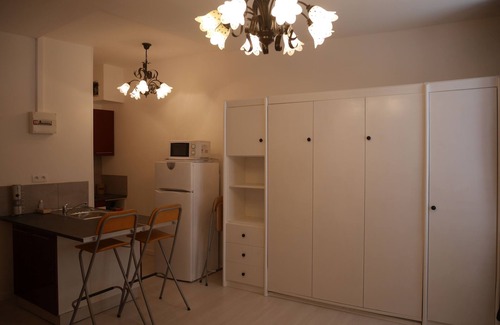 Pont-Saint-Esprit Apartment | studio 25 m2 furnished refurbished