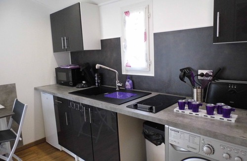 Meyreuil Apartment | STUDIO 25 M2 in villa with swimming pool near Aix