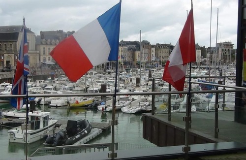 Dieppe Apartment | Studio 27m² for 2 with WIFI + garden + barbecue + shed for storing bicycles
