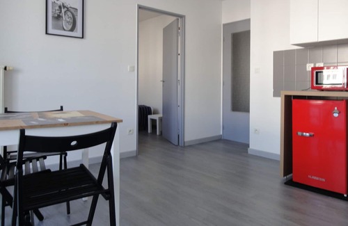Poteries Apartment | STUDIO 3 pers calm near ZENITH, private parking