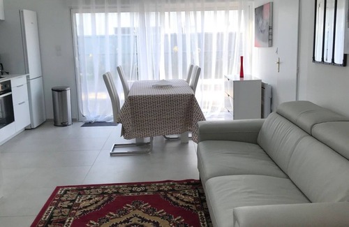 Saint-Ave Apartment | Studio 35m² with large garden, train station 5 min, parking, wifi THD, near beach