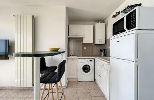 Mediterranee Apartment | Studio 4 couchages face mer Noumarie