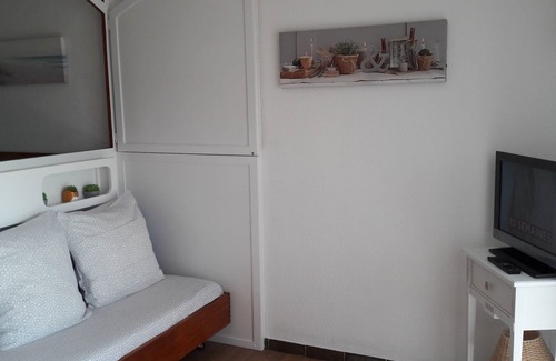 Toulon - Hyeres Apartment | Studio 4 pers sea view, parking, wifi, air conditioning, household linen provided.