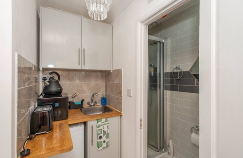 Plaistow and Sundridge Apartment | Studio 4 - Rear, 1st floor