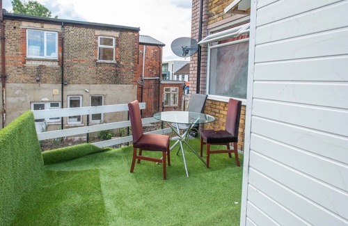 Plaistow and Sundridge Apartment | Studio 4 - Rear, 1st floor