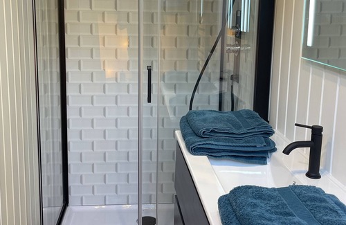 Saint-Hernin Apartment | Studio 42m2 Centre-bourg
