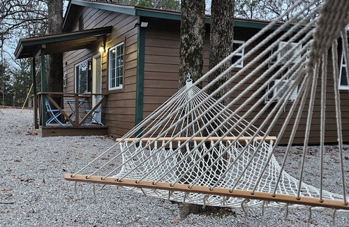 Lebanon Condo | Studio #5 at Bennettscape Lodge with AC, WiFi by Bennett Spring State Park MO