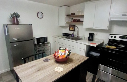 San Marcos Apartment | STUDIO 5 to 10 MIN DRIV TO RIVER/HOSPITAL/TOWN, 10 TO TX STATE UNIV