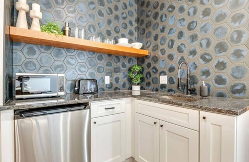 Lockerbie Square Apartment | Studio 500: Downtown Gem + Free Parking & Pets OK!