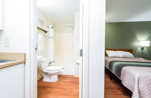 Maryvale Hotel | Studio 51 Extended Stay Hotel