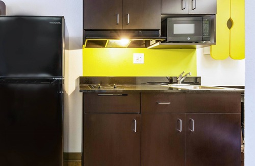 Alexandria Hotel | Studio 6 Alexandria, LA