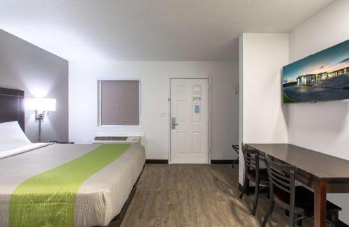 Conestee Hotel | Studio 6-Greenville, SC - I-85 Near Downtown