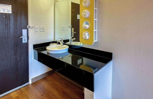 King of Prussia Hotel | Studio 6 King Of Prussia, Pa - Philadelphia