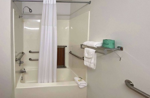 McAlester Hotel | Studio 6 Mcalester, Ok - South