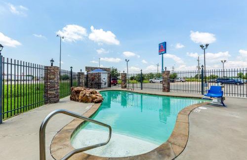 Orange Hotel | Studio 6-Orange, TX